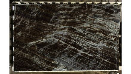 Madeira · 3cm (1¼″) quartzite slab